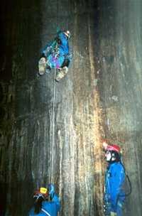 Au départ de la remontée du puits d'entrée de 30 m de Logarska jama